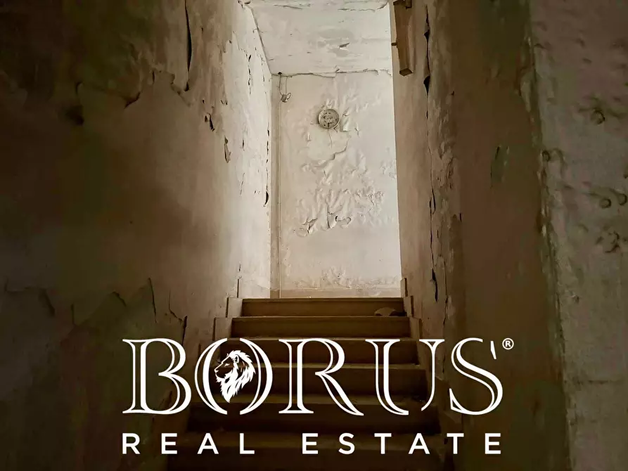 Immagine 69 di Palazzo in vendita  in Pineta Riviera a Mondragone