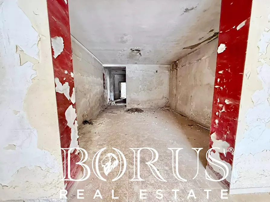 Immagine 75 di Palazzo in vendita  in Pineta Riviera a Mondragone