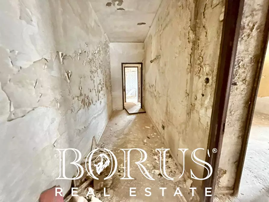 Immagine 77 di Palazzo in vendita  in Pineta Riviera a Mondragone