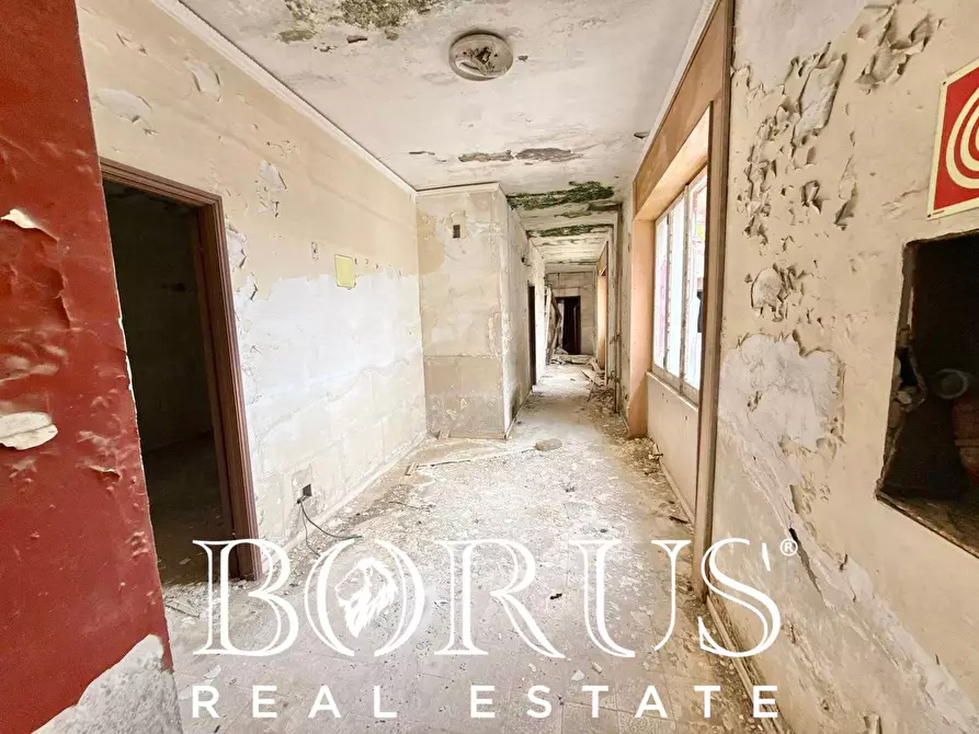 Immagine 82 di Palazzo in vendita  in Pineta Riviera a Mondragone