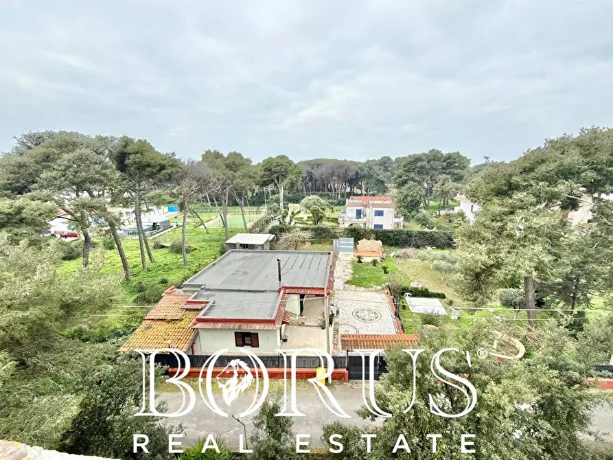 Immagine 85 di Palazzo in vendita  in Pineta Riviera a Mondragone