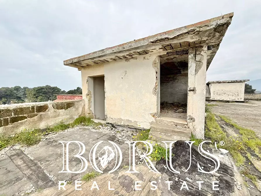 Immagine 87 di Palazzo in vendita  in Pineta Riviera a Mondragone