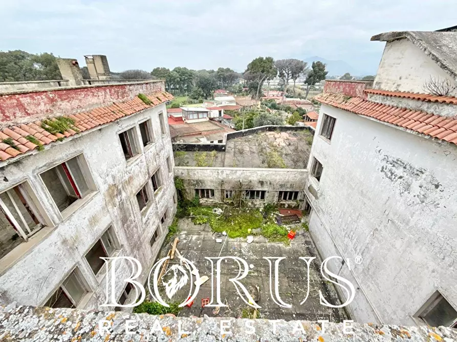 Immagine 88 di Palazzo in vendita  in Pineta Riviera a Mondragone