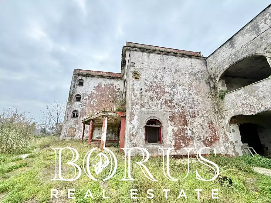 Immagine 89 di Palazzo in vendita  in Pineta Riviera a Mondragone
