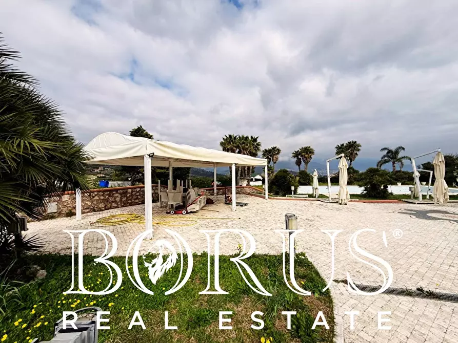 Immagine 30 di Attività commerciale in vendita  a Gaeta