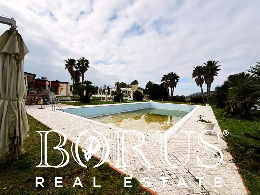 Immagine 35 di Attività commerciale in vendita  a Gaeta