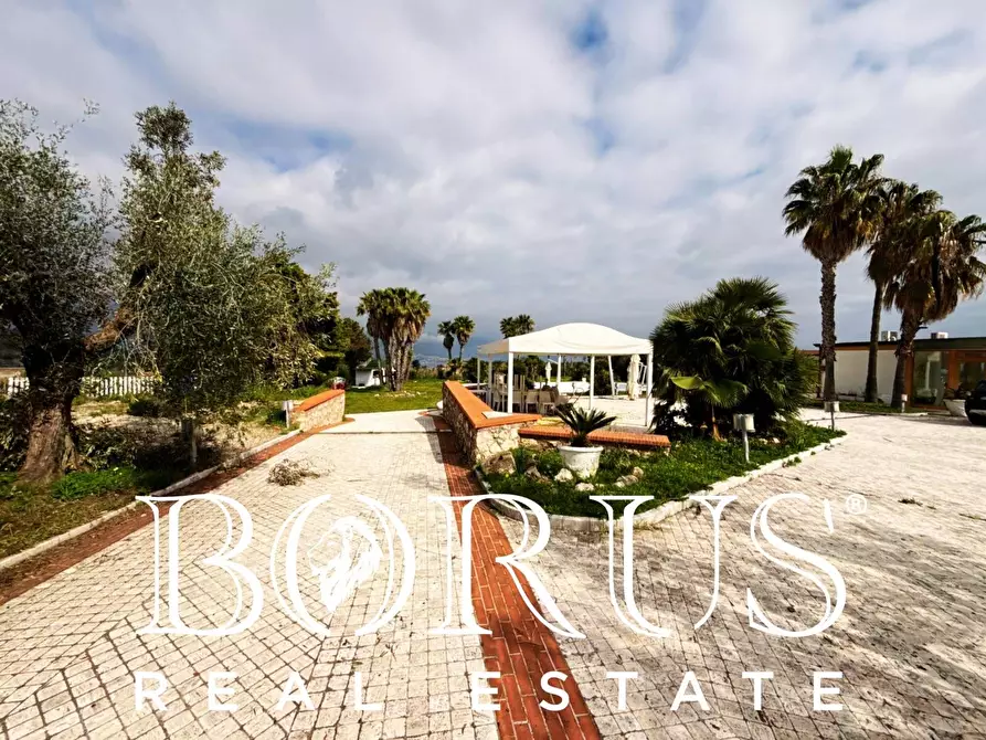 Immagine 41 di Attività commerciale in vendita  a Gaeta