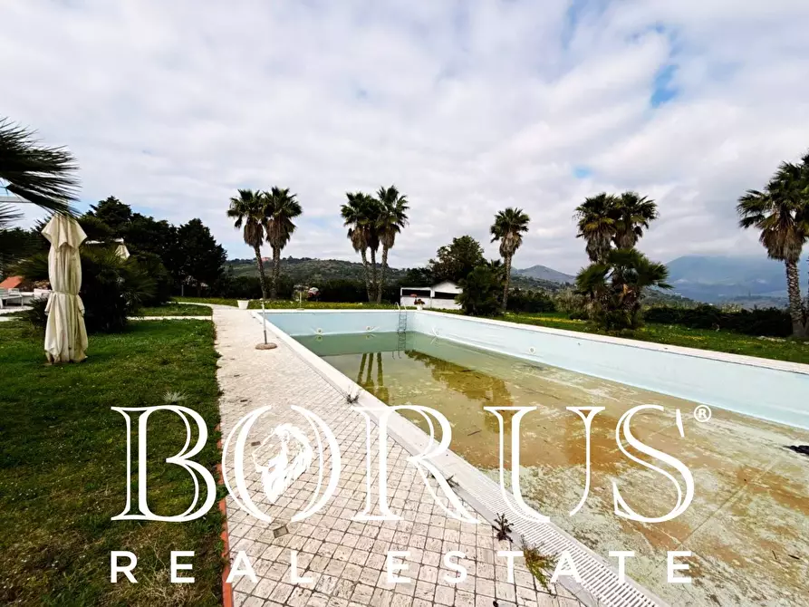 Immagine 46 di Attività commerciale in vendita  a Gaeta