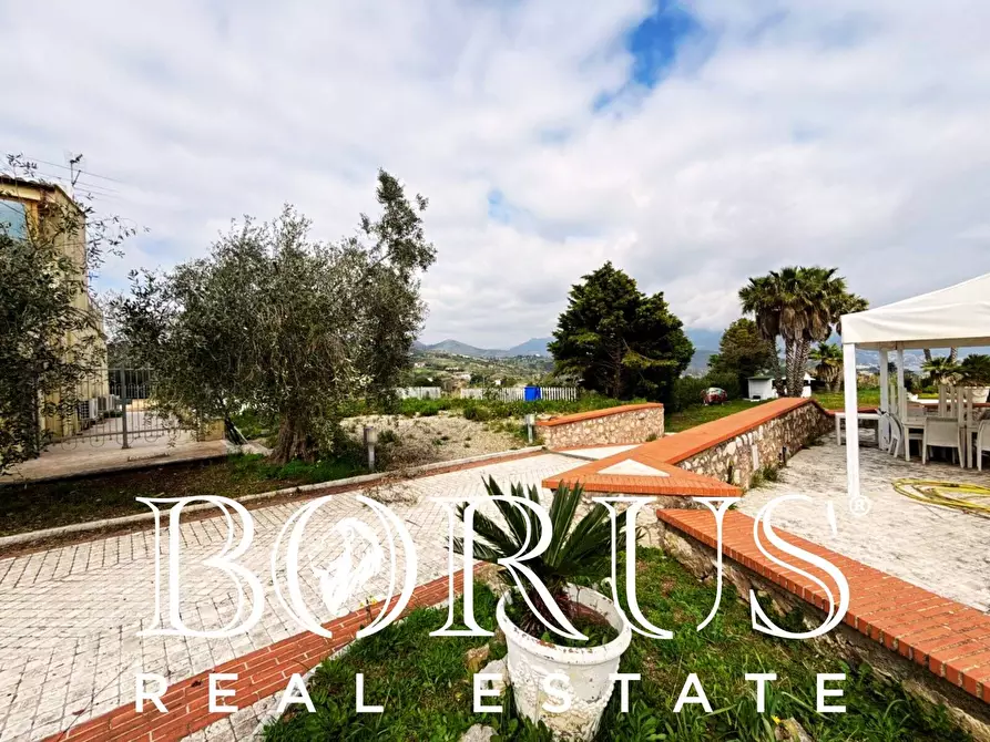 Immagine 52 di Attività commerciale in vendita  a Gaeta