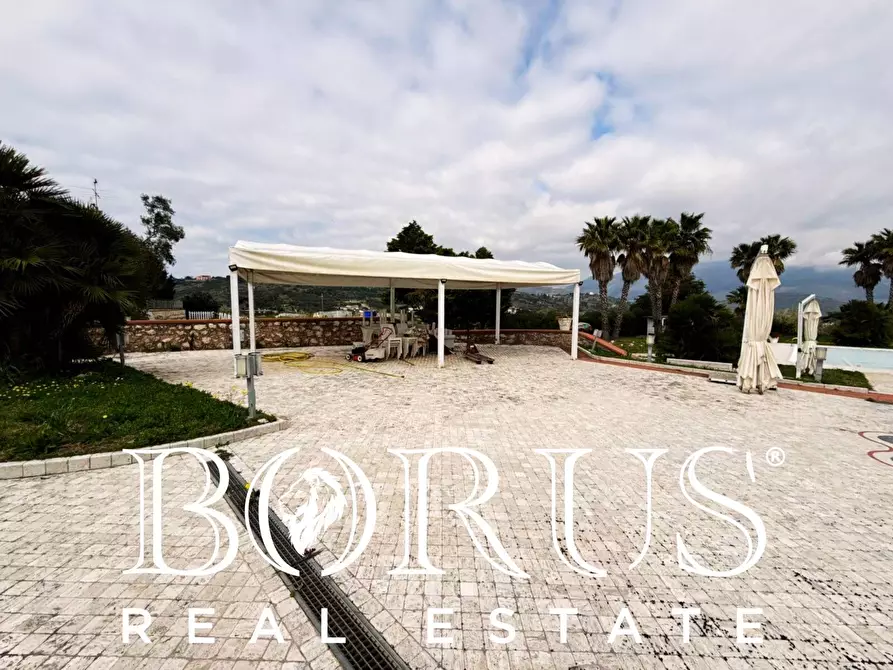 Immagine 53 di Attività commerciale in vendita  a Gaeta