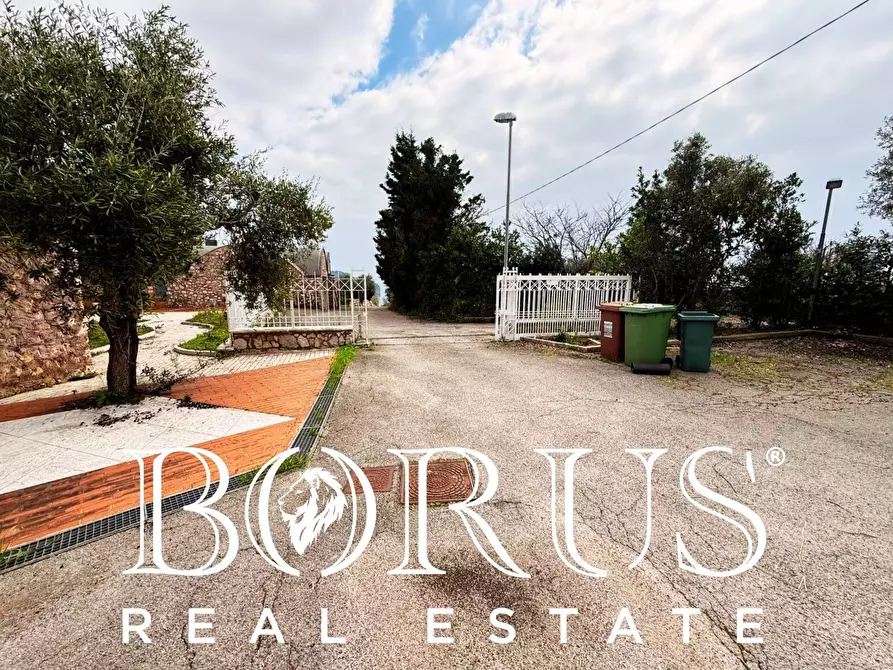 Immagine 55 di Attività commerciale in vendita  a Gaeta