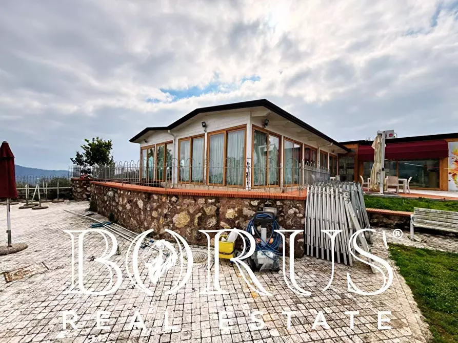 Immagine 90 di Attività commerciale in vendita  a Gaeta