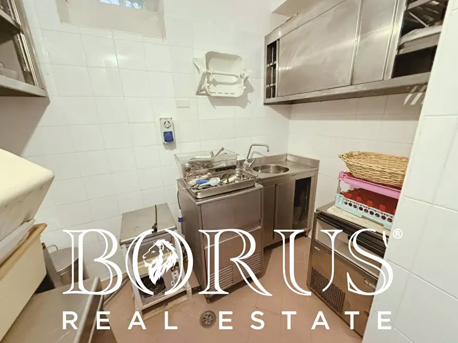 Immagine 102 di Attività commerciale in vendita  a Gaeta