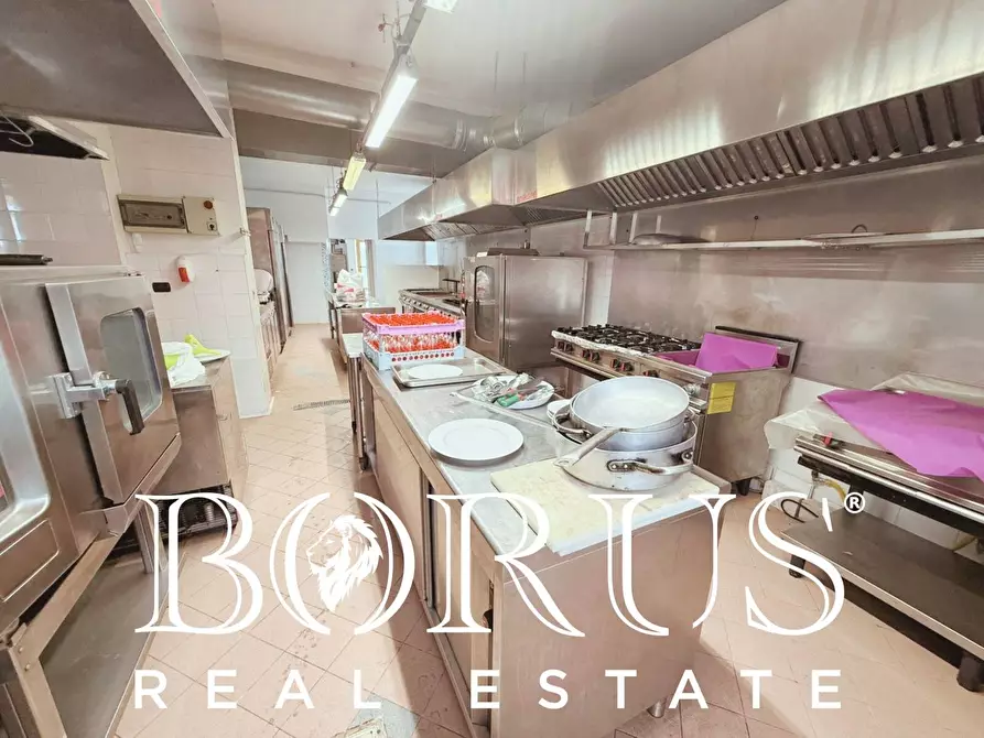 Immagine 106 di Attività commerciale in vendita  a Gaeta