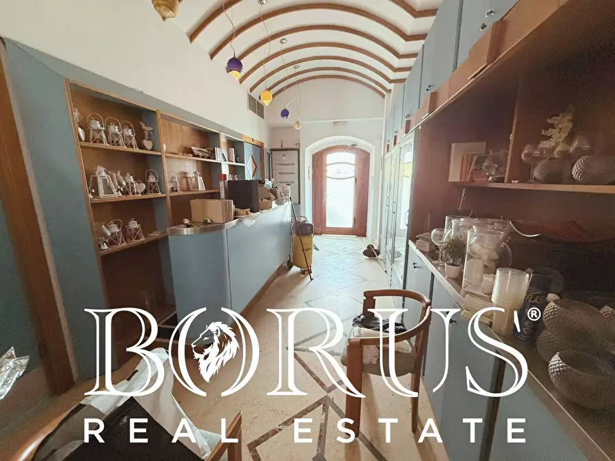 Immagine 108 di Attività commerciale in vendita  a Gaeta