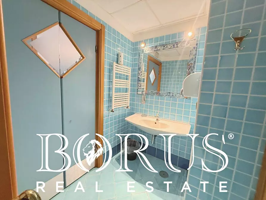 Immagine 109 di Attività commerciale in vendita  a Gaeta