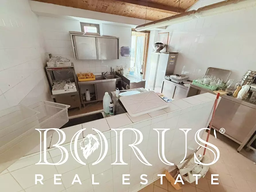 Immagine 116 di Attività commerciale in vendita  a Gaeta