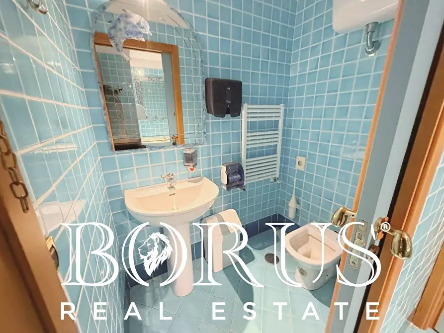 Immagine 118 di Attività commerciale in vendita  a Gaeta