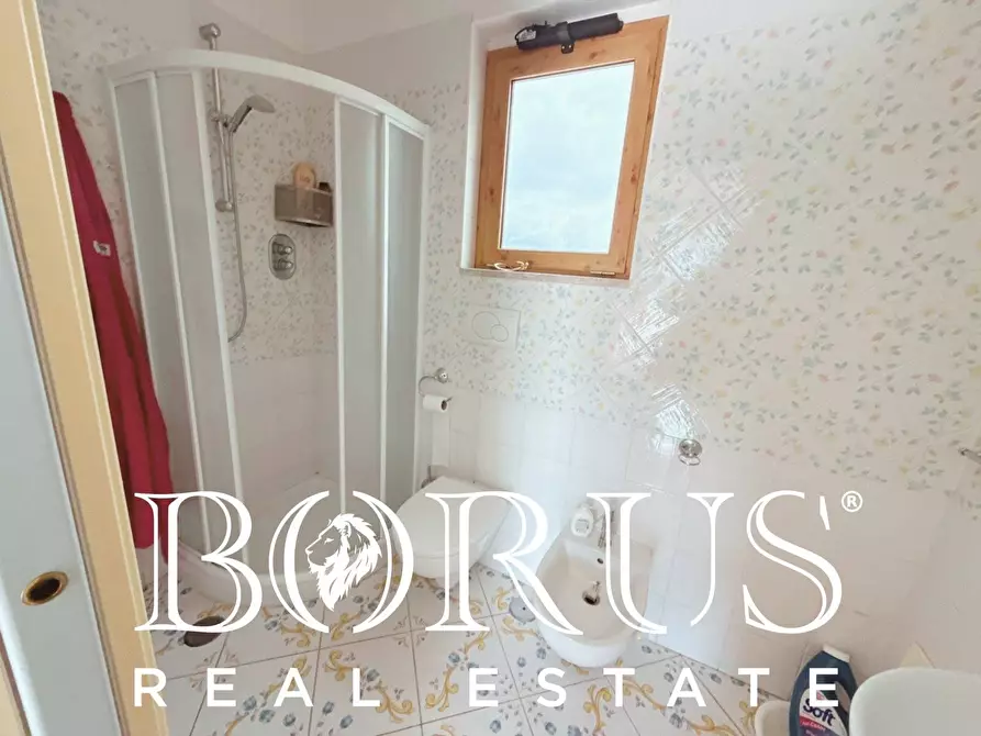 Immagine 130 di Attività commerciale in vendita  a Gaeta