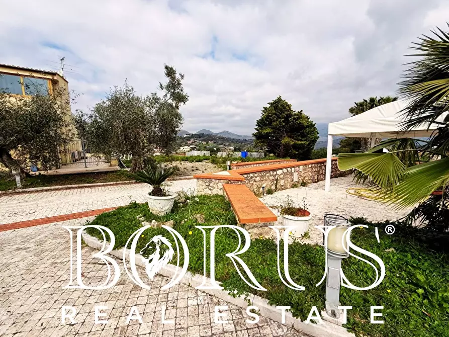 Immagine 150 di Attività commerciale in vendita  a Gaeta