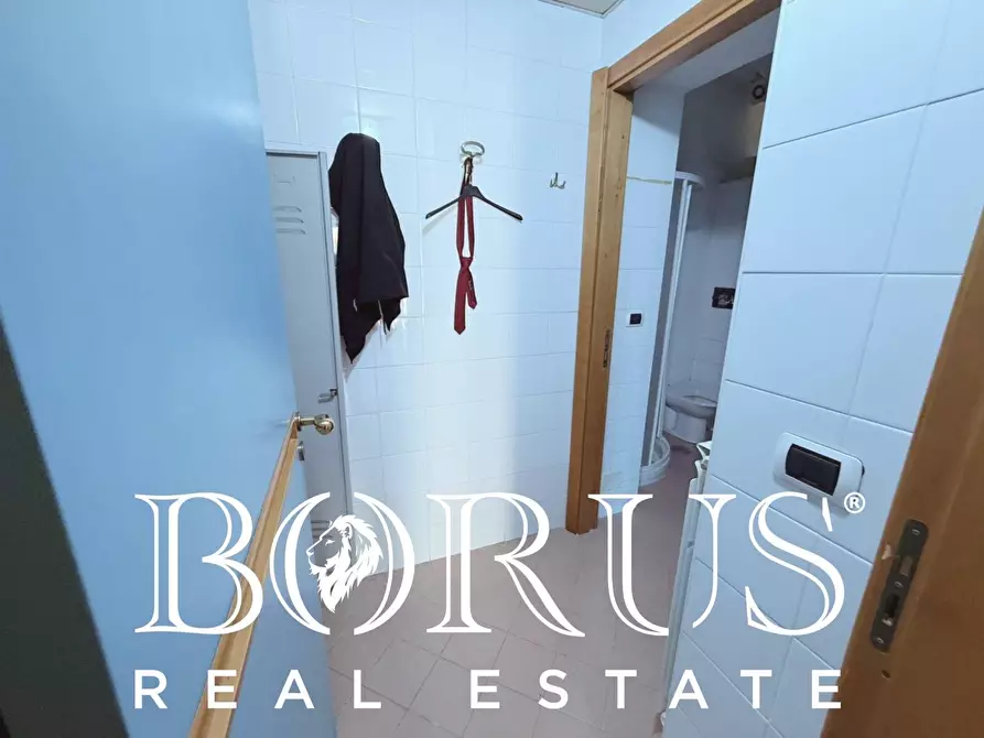 Immagine 160 di Attività commerciale in vendita  a Gaeta