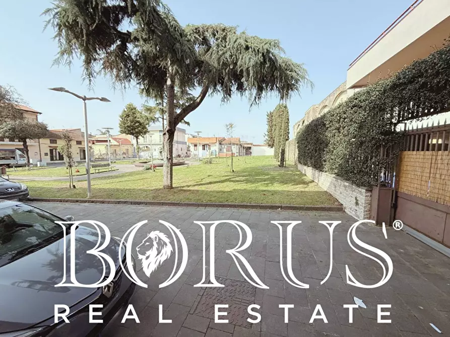 Immagine 4 di Casa indipendente in vendita  in Piazza Castello a Cancello Ed Arnone