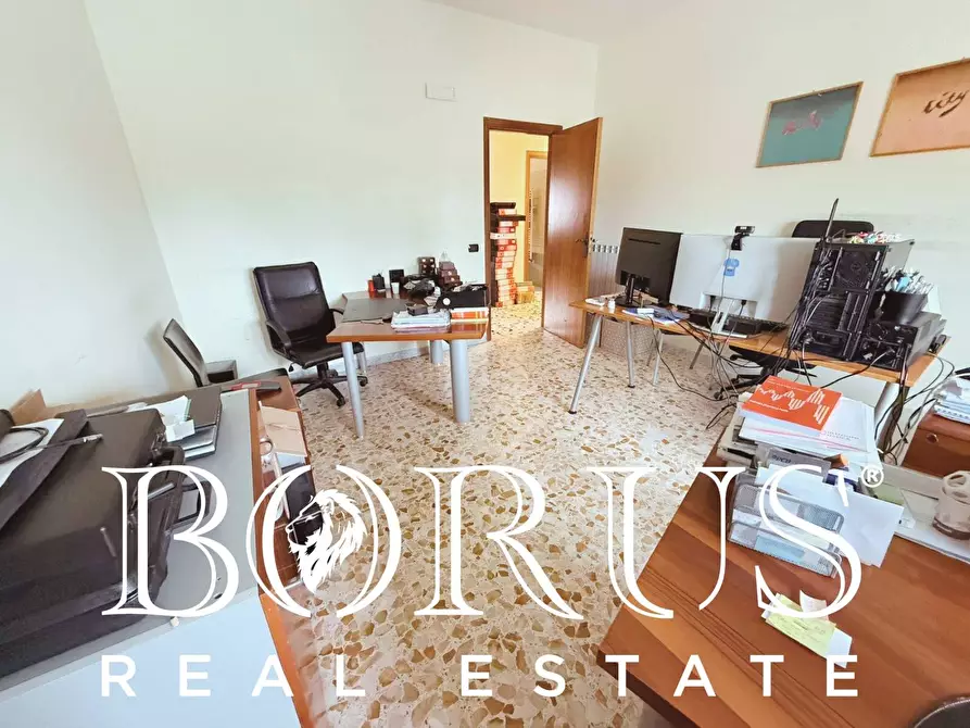 Immagine 2 di Ufficio in affitto  in via Bersaglieri a Caserta