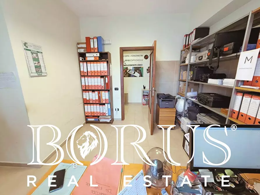 Immagine 24 di Ufficio in affitto  in via Bersaglieri a Caserta