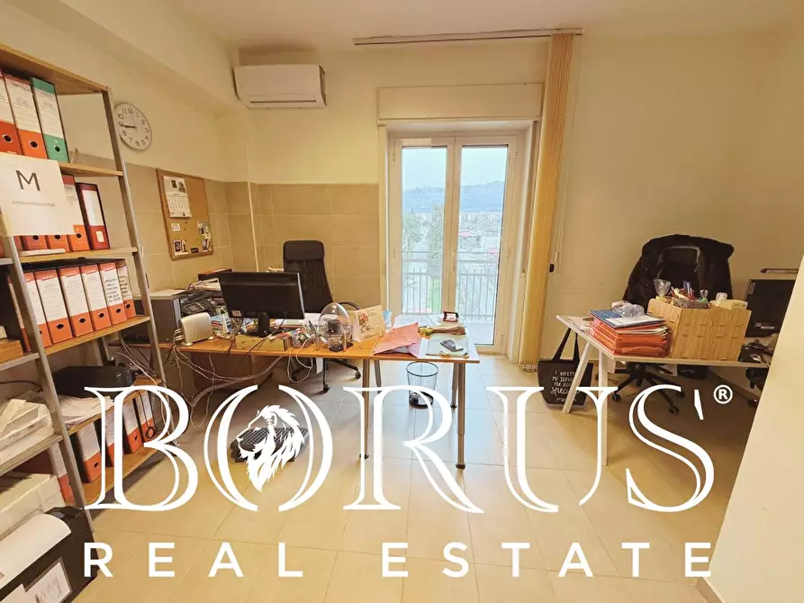 Immagine 25 di Ufficio in affitto  in via Bersaglieri a Caserta