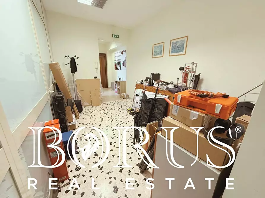 Immagine 35 di Ufficio in affitto  in via Bersaglieri a Caserta