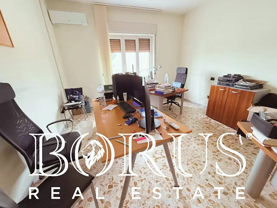 Immagine 48 di Ufficio in affitto  in via Bersaglieri a Caserta