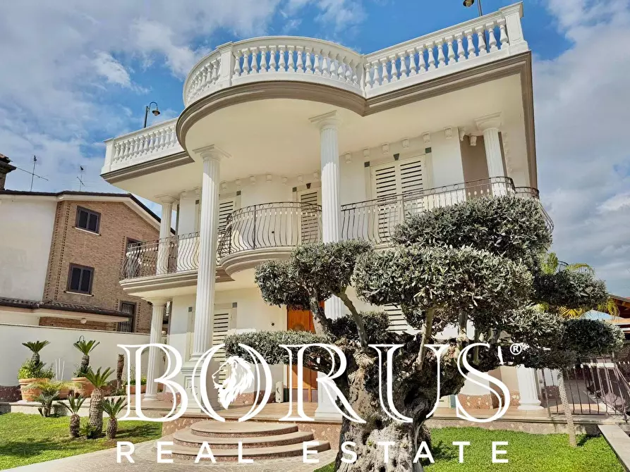Immagine 1 di Villa in vendita  in Via Cilea a Villa Di Briano