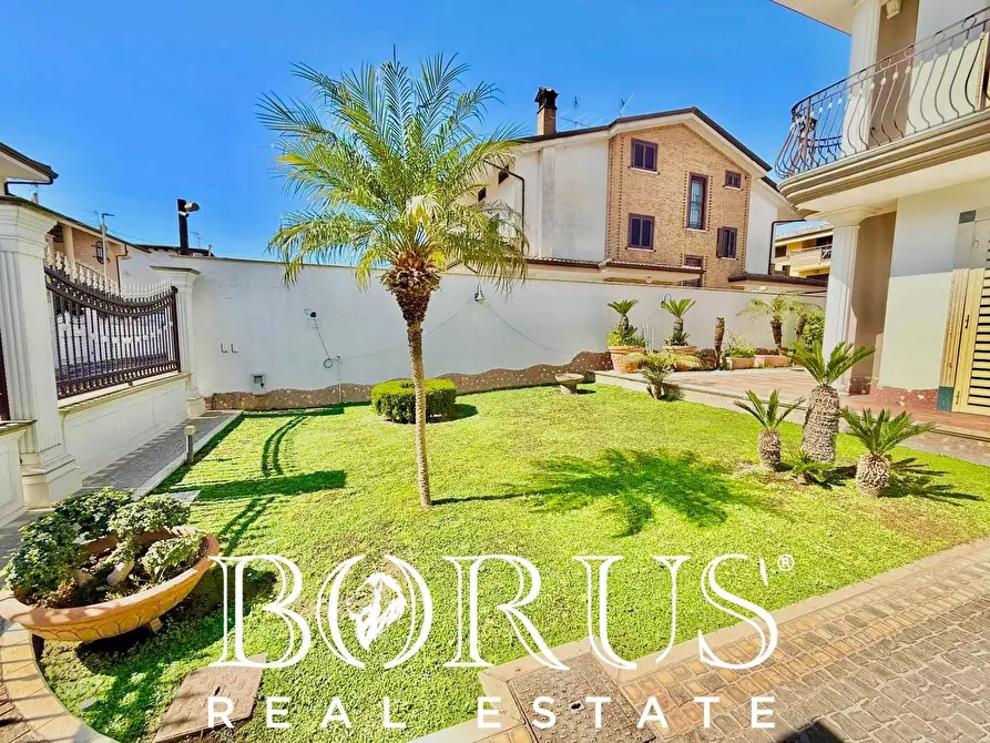 Immagine 2 di Villa in vendita  in Via Cilea a Villa Di Briano