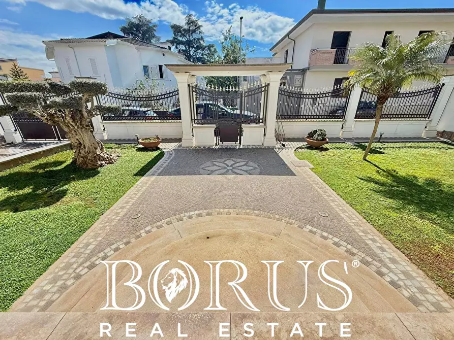 Immagine 14 di Villa in vendita  in Via Cilea a Villa Di Briano