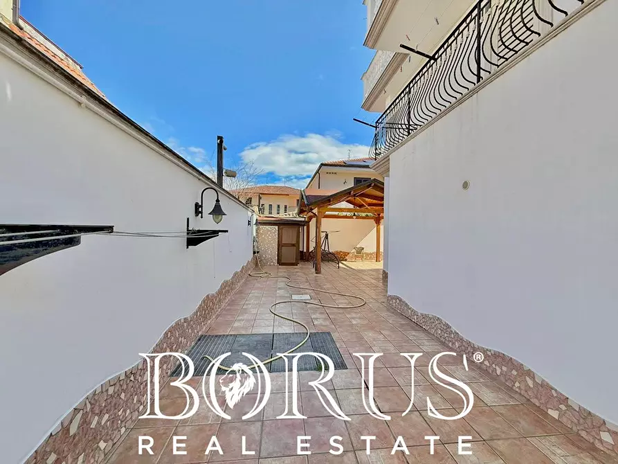 Immagine 26 di Villa in vendita  in Via Cilea a Villa Di Briano