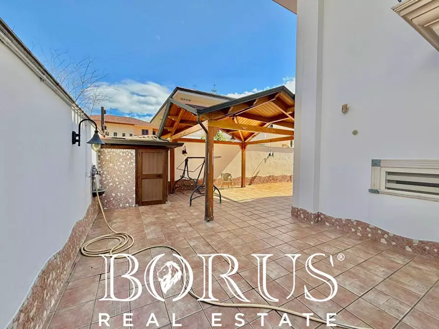 Immagine 29 di Villa in vendita  in Via Cilea a Villa Di Briano