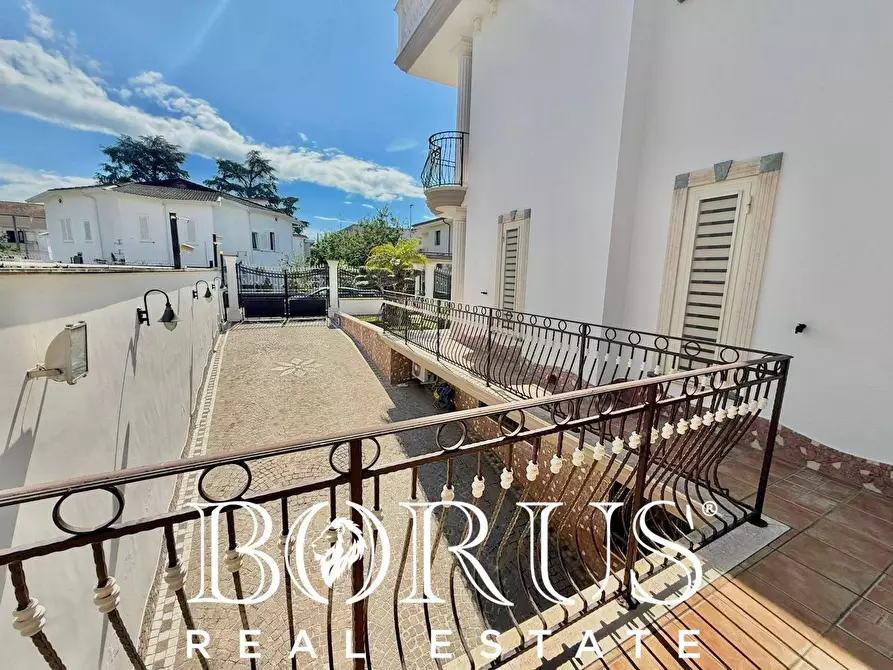 Immagine 30 di Villa in vendita  in Via Cilea a Villa Di Briano