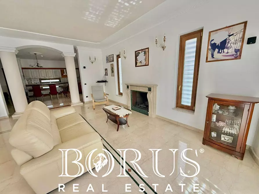 Immagine 38 di Villa in vendita  in Via Cilea a Villa Di Briano