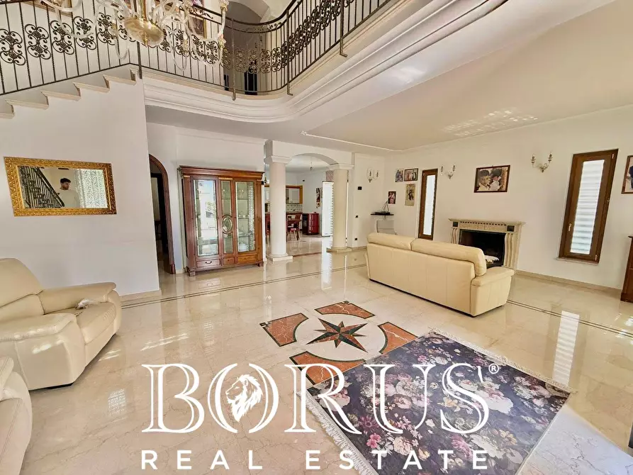 Immagine 58 di Villa in vendita  in Via Cilea a Villa Di Briano