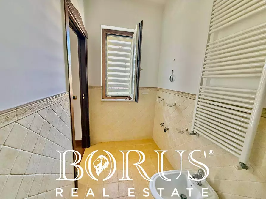 Immagine 77 di Villa in vendita  in Via Cilea a Villa Di Briano