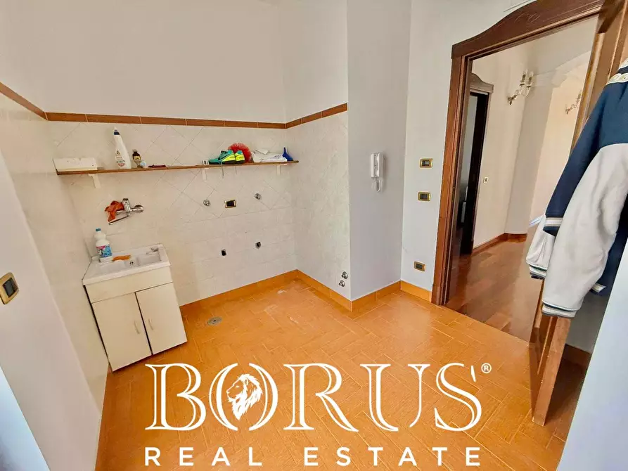 Immagine 79 di Villa in vendita  in Via Cilea a Villa Di Briano