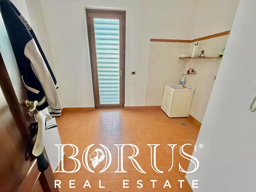 Immagine 81 di Villa in vendita  in Via Cilea a Villa Di Briano