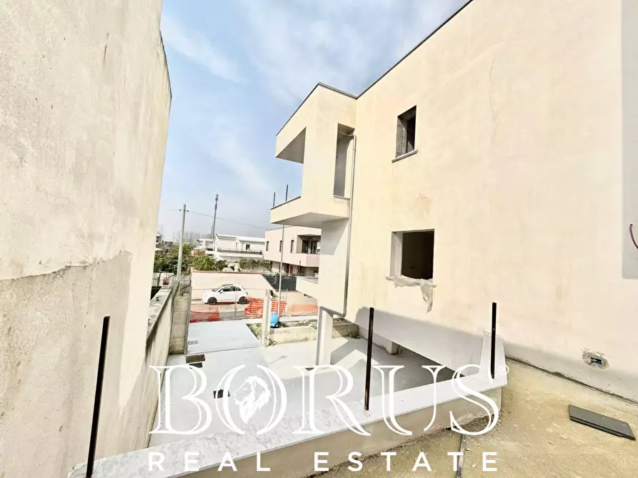 Immagine 16 di Villetta a schiera in vendita  in Via Vittorio Emanuele a Cancello Ed Arnone