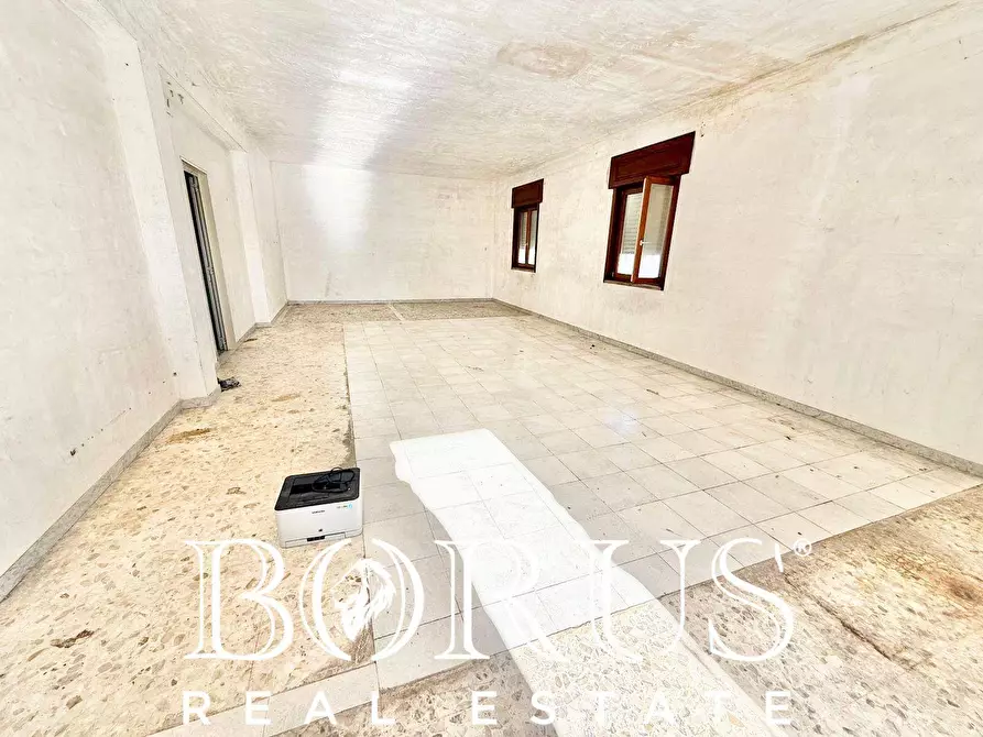 Immagine 3 di Locale commerciale in affitto  in ponte a mare a Castel Volturno