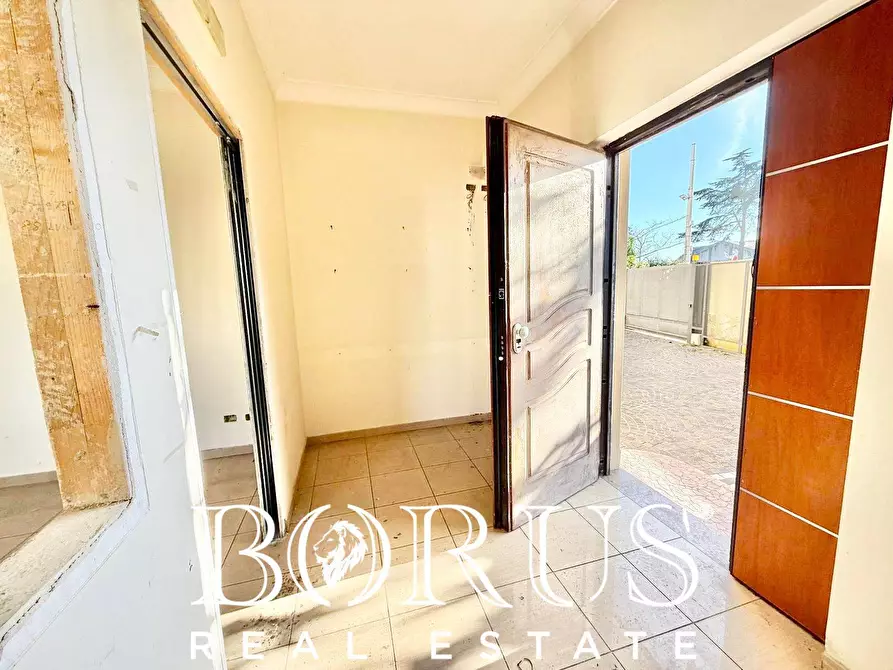 Immagine 2 di Locale commerciale in affitto  in ponte a mare a Castel Volturno