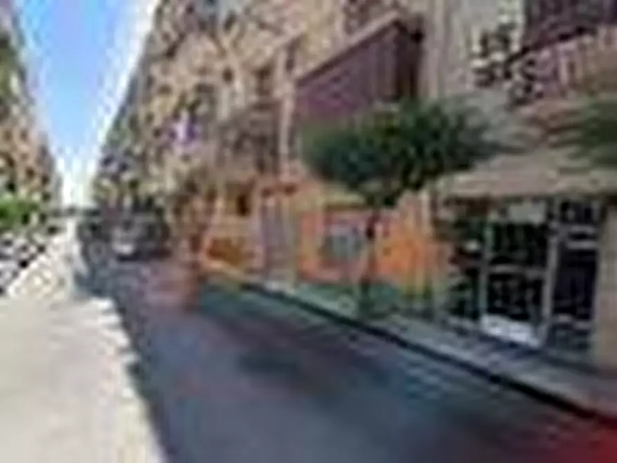 Immagine 2 di Locale commerciale in vendita  a Casavatore