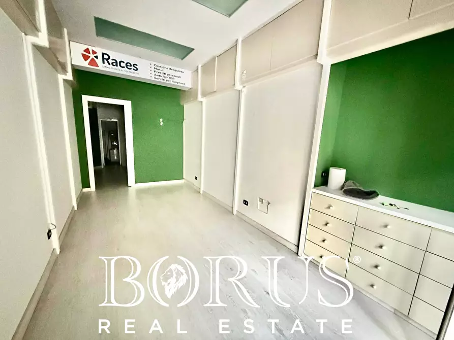 Immagine 3 di Locale commerciale in affitto  in Via Linguiti a Cancello Ed Arnone