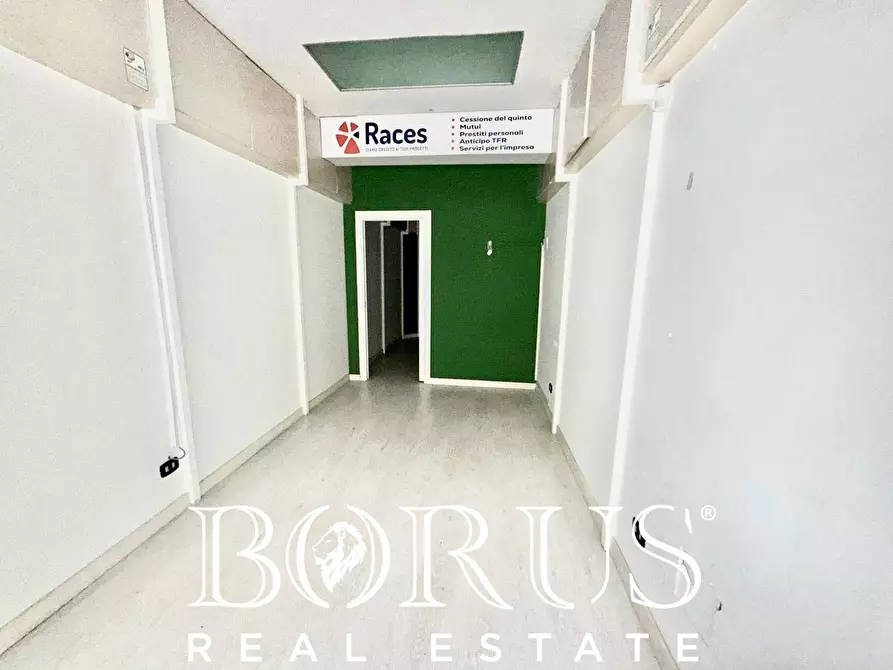 Immagine 4 di Locale commerciale in affitto  in Via Linguiti a Cancello Ed Arnone