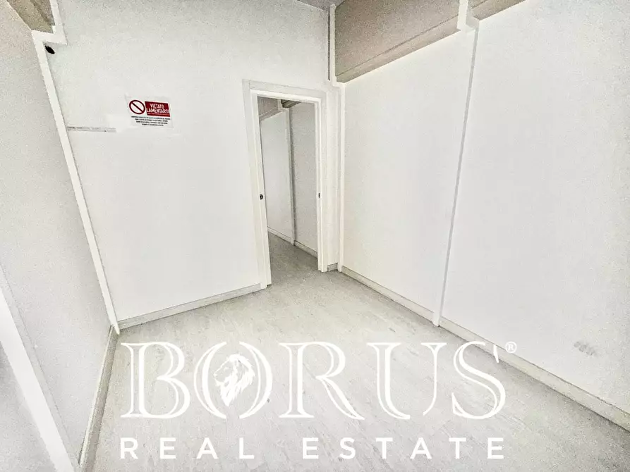 Immagine 7 di Locale commerciale in affitto  in Via Linguiti a Cancello Ed Arnone