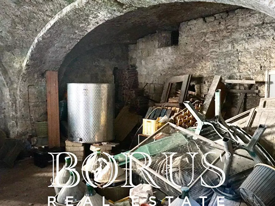 Immagine 12 di Box auto in vendita  in Via Rosano a Aversa